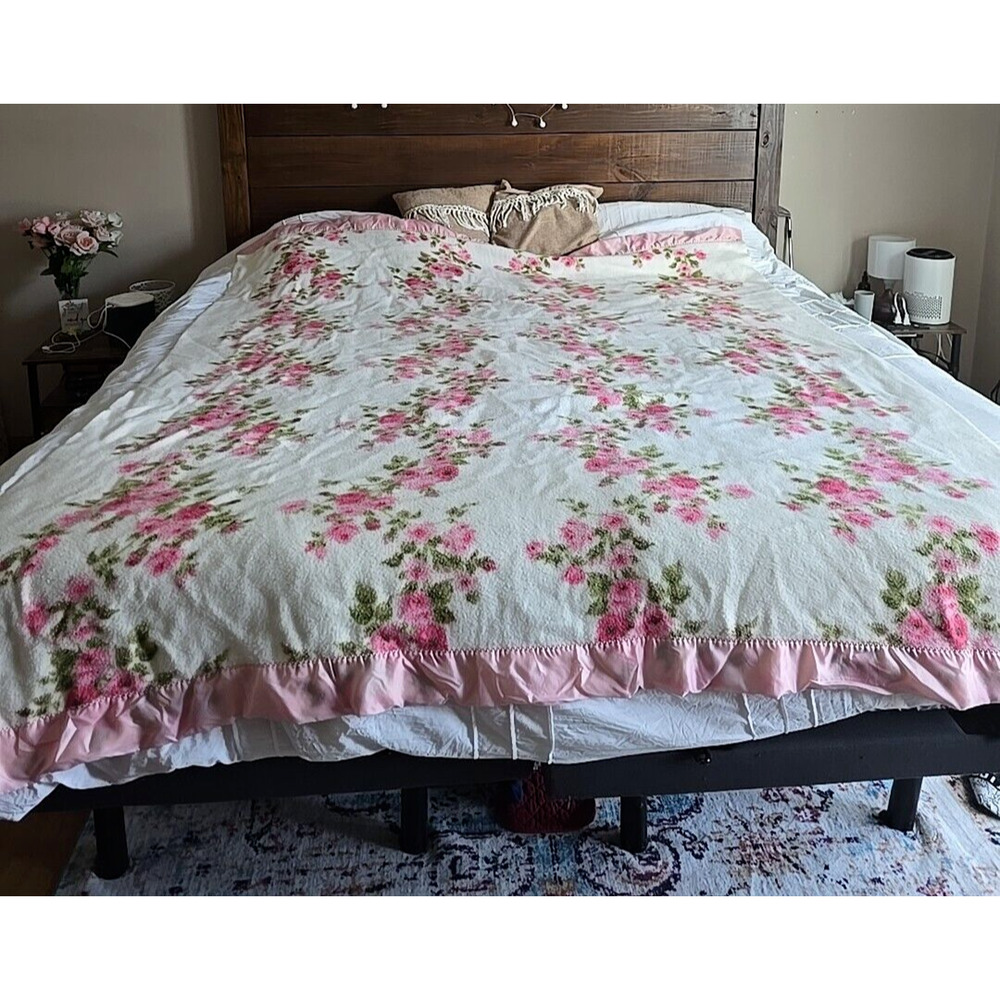 VTG White Pink Floral Fleece‎ Cottagecore Tapestry Afghan Throw Blanket 83"x69"